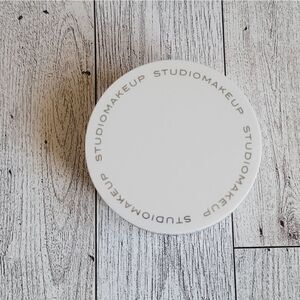 Studio Makeup Hyaluronic Acid Setting Powder